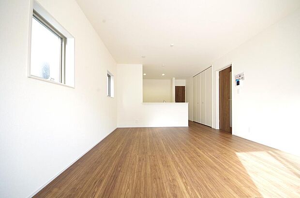 家族皆方が一番長い時間を共有するリビング ダイニング。快適な空間としてご利用いただけます。