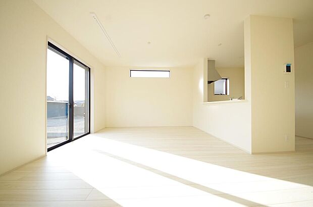 家族皆方が一番長い時間を共有するリビング ダイニング。快適な空間としてご利用いただけます。