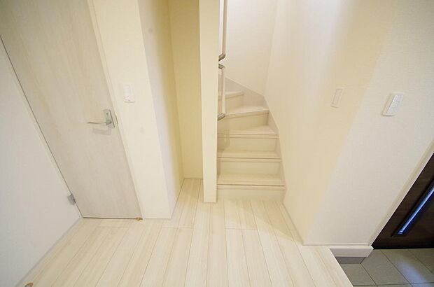 家族を心地よく迎えたり、お客様を心からお迎えしたり、おもてなしの心をもって迎え入れます。