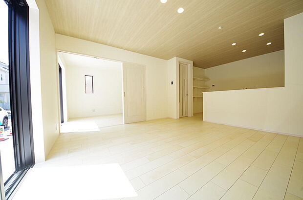 家族皆方が一番長い時間を共有するリビング　ダイニング。快適な空間としてご利用いただけます。