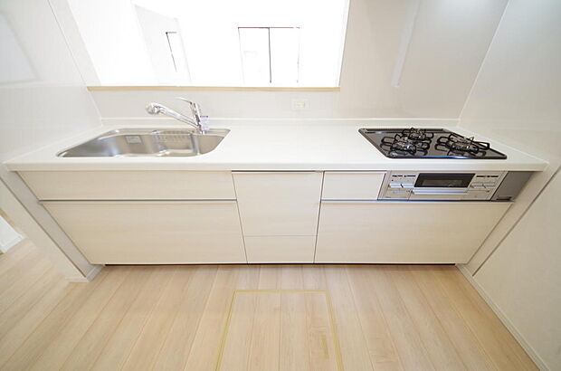 収納豊富で、日々のお料理から後片付けまで快適に、はかどるキッチンです。