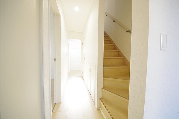 家族を心地よく迎えたり、お客様を心からお迎えしたり、おもてなしの心をもって迎え入れます。