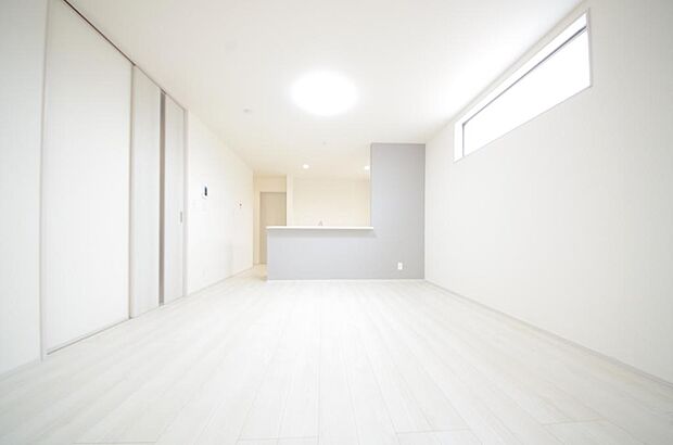 家族皆方が一番長い時間を共有するリビング　ダイニング。快適な空間としてご利用いただけます。