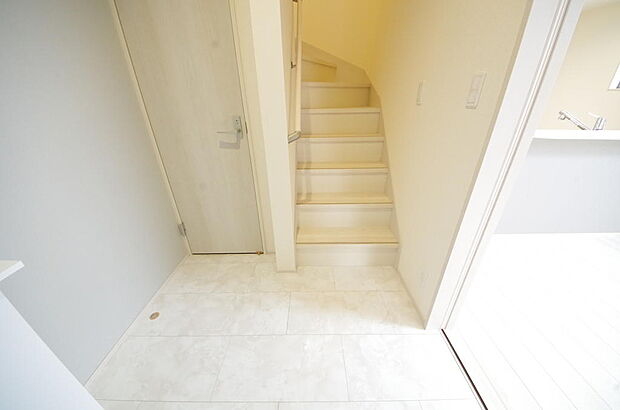 家族を心地よく迎えたり、お客様を心からお迎えしたり、おもてなしの心をもって迎え入れます。