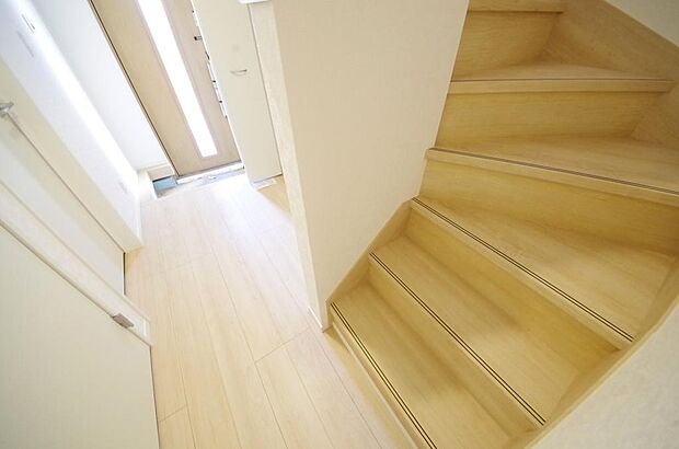 家族を心地よく迎えたり、お客様を心からお迎えしたり、おもてなしの心をもって迎え入れます。