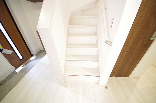 家族を心地よく迎えたり、お客様を心からお迎えしたり、おもてなしの心をもって迎え入れます。