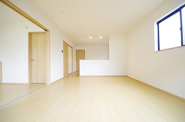 家族皆方が一番長い時間を共有するリビング　ダイニング。快適な空間としてご利用いただけます。