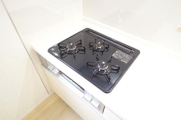 ガスコンロにはＳｉセンサーが組み込まれています。長時間の使用の際にセンサーが自動でストップします。