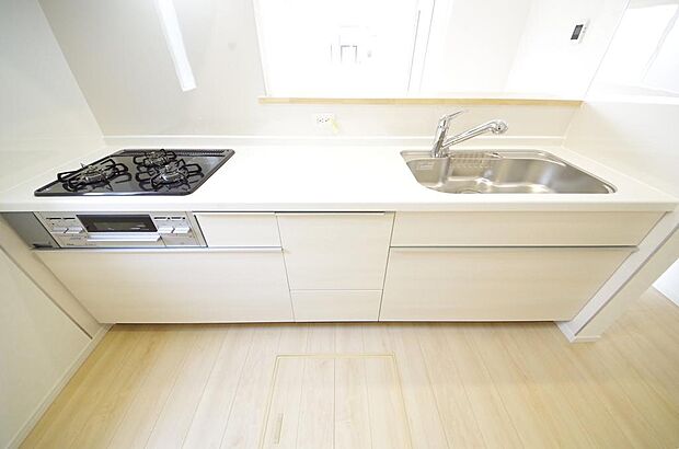 収納豊富で、日々のお料理から後片付けまで快適に、はかどるキッチンです。