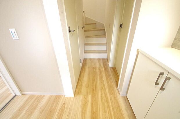 家族を心地よく迎えたり、お客様を心からお迎えしたり、おもてなしの心をもって迎え入れます。