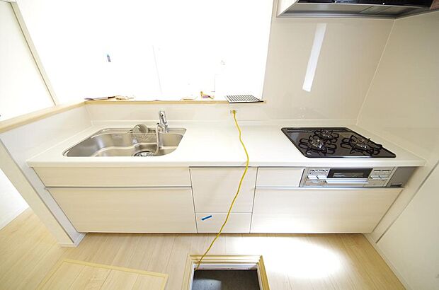 収納豊富で、日々のお料理から後片付けまで快適に、はかどるキッチンです。