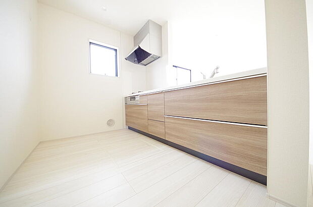 収納豊富で、日々のお料理から後片付けまで快適に、はかどるキッチンです。