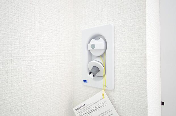 洗濯機用の給水口には蛇口ではなく、全自動洗濯機が設置できる専用の給水口が設置されております。