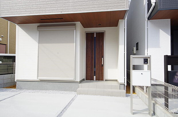 家族を心地よく迎えたり、お客様を心からお迎えしたり、おもてなしの心をもって迎え入れます。