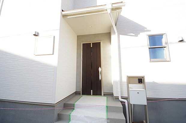 家族を心地よく迎えたり、お客様を心からお迎えしたり、おもてなしの心をもって迎え入れます。