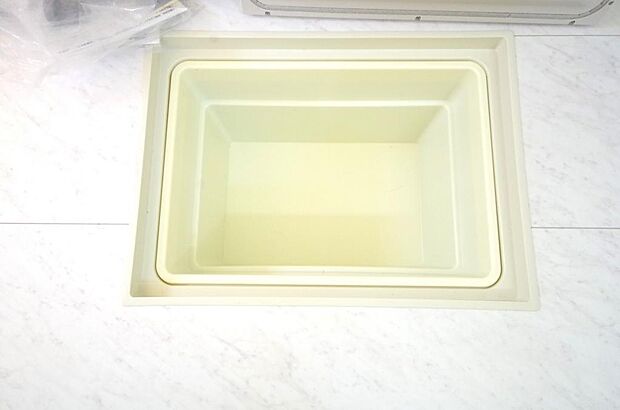 シャンプー リンス 洗剤 柔軟剤等のストックに便利です。空間を有効に利用した収納です。