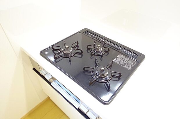 ガスコンロにはSiセンサーが組み込まれています。長時間の使用の際にセンサーが自動でストップします。