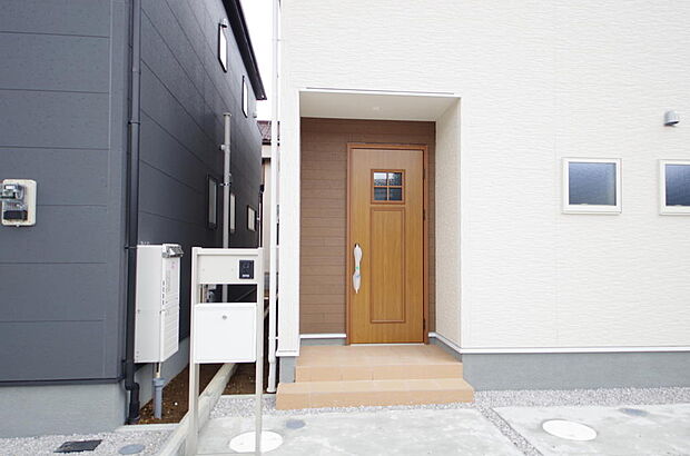 家族を心地よく迎えたり、お客様を心からお迎えしたり、おもてなしの心をもって迎え入れます。