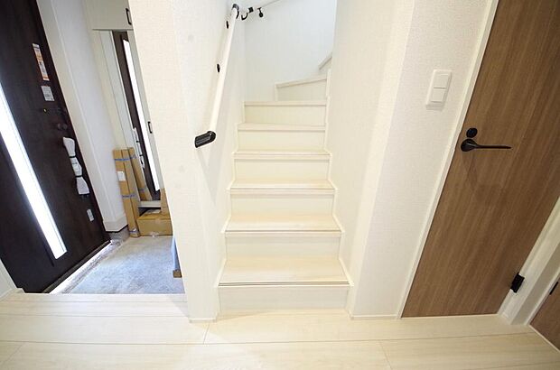 家族を心地よく迎えたり、お客様を心からお迎えしたり、おもてなしの心をもって迎え入れます。