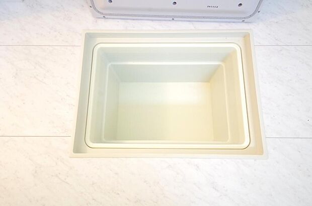 シャンプー リンス 洗剤 柔軟剤等のストックに便利です。空間を有効に利用した収納です。
