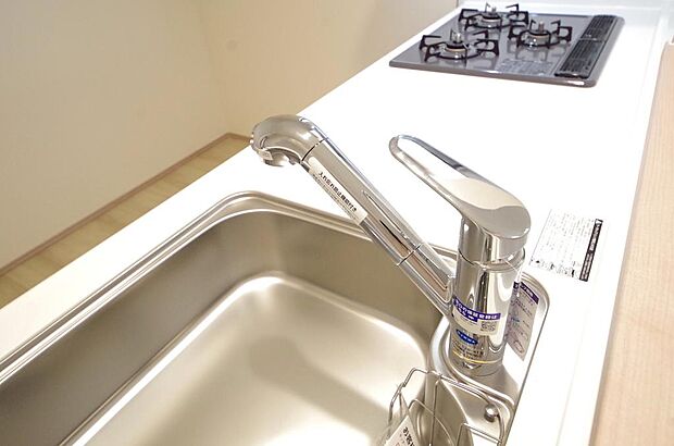 レバー操作一つで水量、温度も調節可能です。また、蛇口には浄水カートリッジも内蔵可能です。
