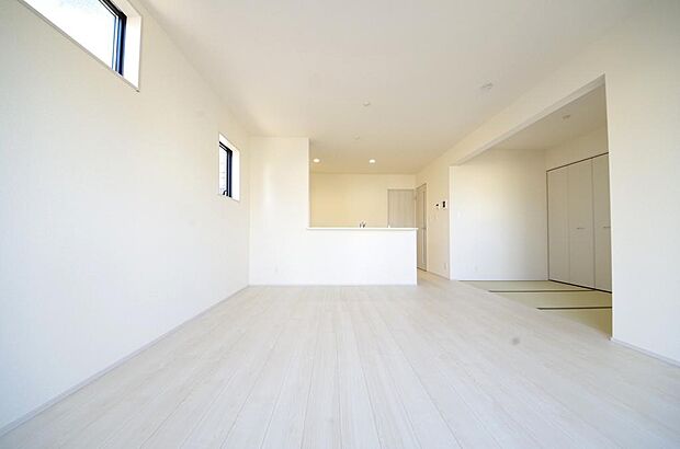 家族皆方が一番長い時間を共有するリビング ダイニング。快適な空間としてご利用いただけます。