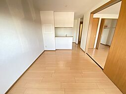 レジダンス・フルール 302号室 3階2LDKのリビング/ダイニング