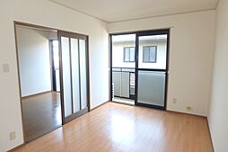 グランドソレイユ C棟 201号室 2階3DKのリビング/ダイニング