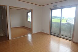 サンプレス A 201号室 2階2LDKのリビング/ダイニング