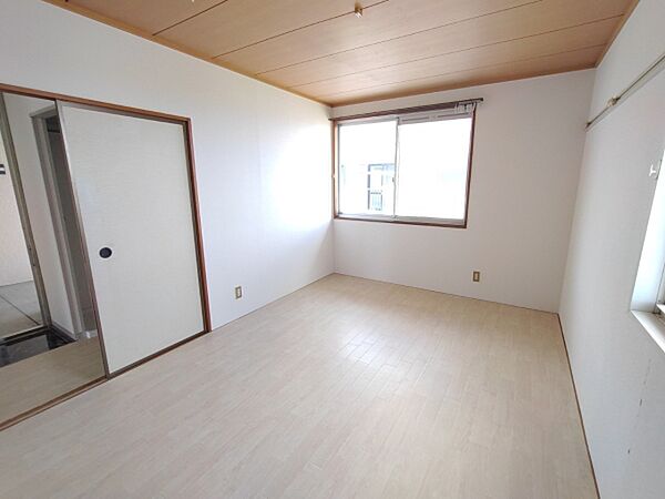 apartment 茨城県那珂市杉
地図を見る