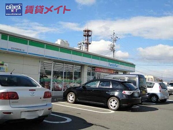 画像21:ファミリーマート　四日市東阿倉川店
