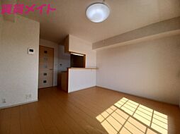 カーサ　エトワール 2階1LDKのリビング/ダイニング