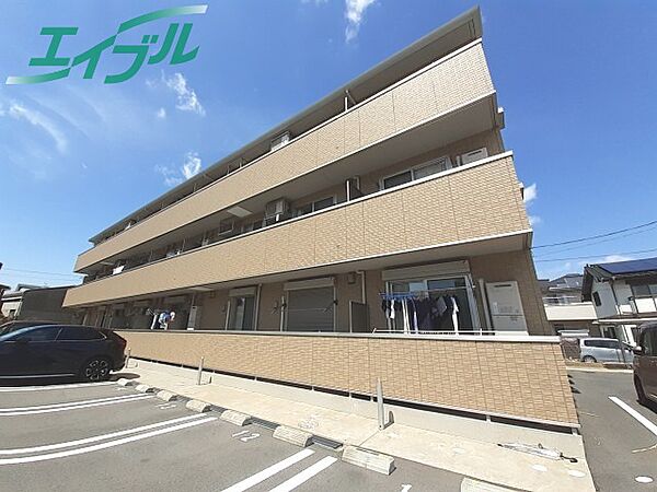 三重県桑名市大字江場(賃貸アパート1LDK・3階・45.04㎡)の写真 その1