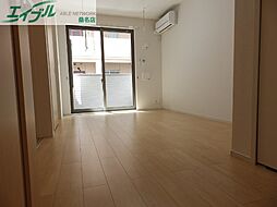 ユングランス　II 1階1SKのリビング/ダイニング