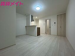 ザンジバル 1階ワンルームのリビング/ダイニング