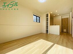 エスポワールくわな　II 1階1LDKのリビング/ダイニング