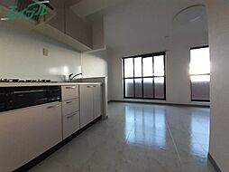 フレンドリーI 3階1LDKのリビング/ダイニング