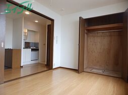 エバーグリーン森 2階1Kのリビング/ダイニング