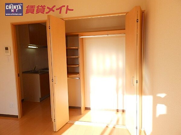 画像11:同一物件の別部屋の写真です。