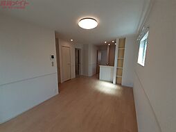 シオン　IV 1階1LDKのリビング/ダイニング