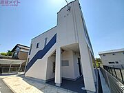 東員駅より徒歩5分 築6年3ヶ月 2階建の賃貸物件