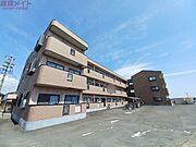東員駅より徒歩9分 築29年5ヶ月 3階建の賃貸物件