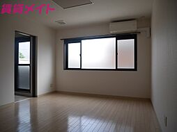 ロイヤルサイト 1階2LDKのリビング/ダイニング