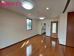 グランスイート 2階1LDKのリビング/ダイニング