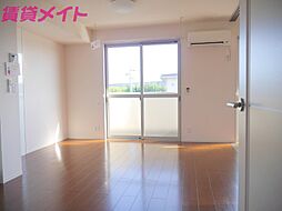 カーサフロールB 3階2DKのリビング/ダイニング