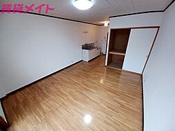 JR関西本線 井田川駅 徒歩12分の賃貸アパート 2階ワンルームのリビング/ダイニング