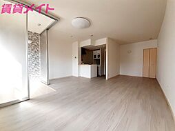 近鉄鈴鹿線 鈴鹿市駅 徒歩5分の賃貸マンション 3階ワンルームのリビング/ダイニング