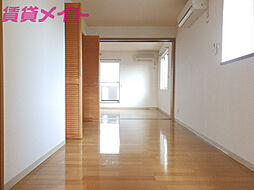 近鉄鈴鹿線 平田町駅 徒歩5分の賃貸マンション 1階1LDKのリビング/ダイニング