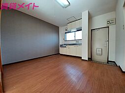 近鉄名古屋線 伊勢若松駅 徒歩5分の賃貸マンション 1階2DKのリビング/ダイニング