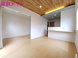 近鉄名古屋線 白子駅 徒歩10分の賃貸アパート 1階1LDKのリビング/ダイニング